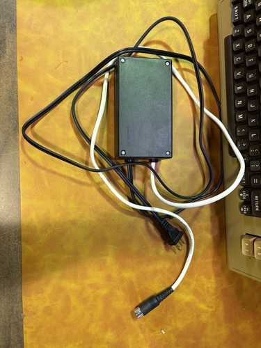 Commodore 64 silver Badge W/JiffyDos Mod NEW power supply Joystick Cables Tested - Zdjęcie 7 z 24