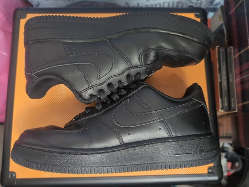 Nike Air Force 1 de cuero totalmente negro talla baja 8,5 2019 lanzamiento sin caja original - Imagen 2 de 23