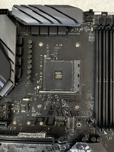Płyta główna do gier ASUS ROG Strix B450-F AM4 ATX - Zdjęcie 6 z 8