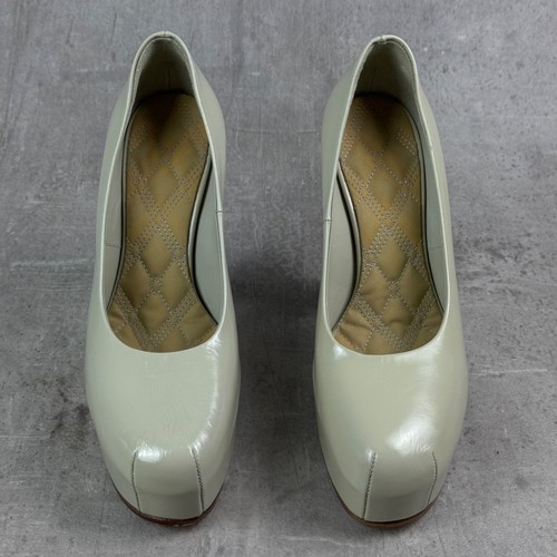 BURBERRY Off-White Leather Arch Pumps Pebble - Picture 3 of 10