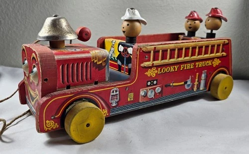 Original VINTAGE Fisher-Price LOOKY FIRE TRUCK Engine Wood Litho Pull Toy