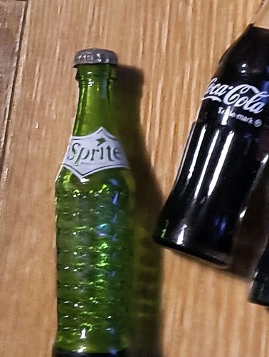 4 Vintage Mini Coca Cola & Sprite Miniatures, 2 Glass & 2 Plastic Bottle - Bild 4 von 7