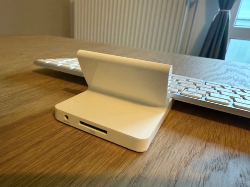 Original Apple Keyboard Dock MC533ZM/A für 1. Generation, sehr guter Zustand - Zdjęcie 3 z 5
