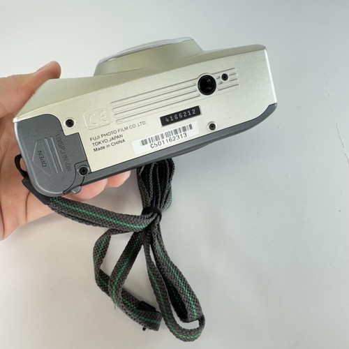 Vintage Fujifilm Zoom Date 60 Camera 35mm Point Shoot Film Auto Flash Works - Picture 8 of 8