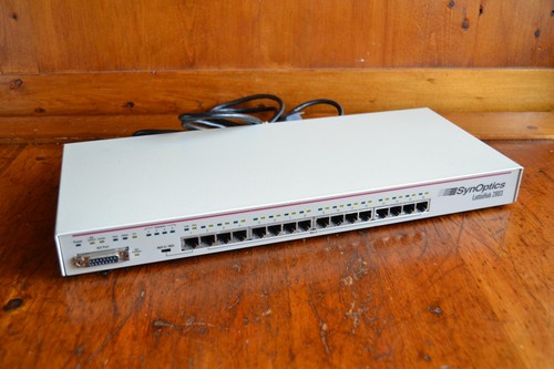 SynOptics 16 Port Ethernet LattisHub 2803 - Picture 1 of 13