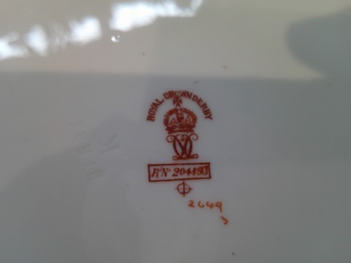 Royal Crown Derby 2 Ploates 9.75" Across - Picture 6 of 6
