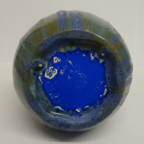 ROYAL LANCASTRIAN POTTERY VASE BLUE GREY MOTTLED GLACE. - Picture 10 of 11