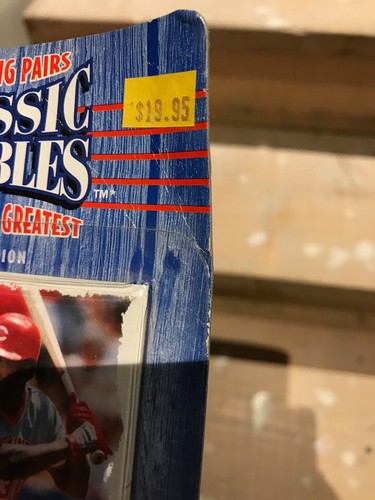 Kenner Starting LineUp Ken Griffey Sr, Ken Griffey Jr. 1997 Classic Doubles  - Picture 2 of 3