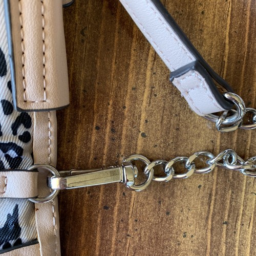 Jessica SimpsonĀ Light pink Crossbody Wallet/Purse W/Adjustable Strap Pre Owned - Picture 13 of 16