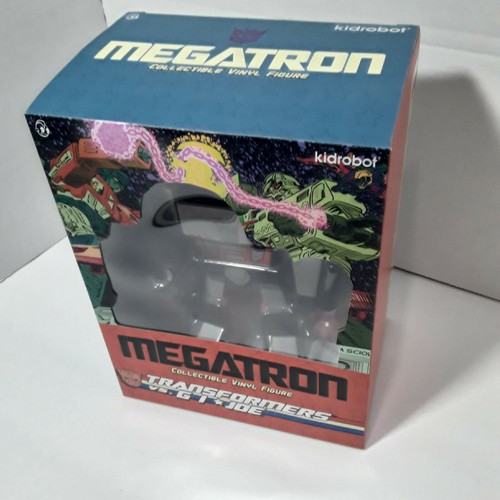 Kidrobot Transformers Vs G.I. Joe Megatron 7" Collectible Vinyl Figure 29170 - Picture 5 of 9