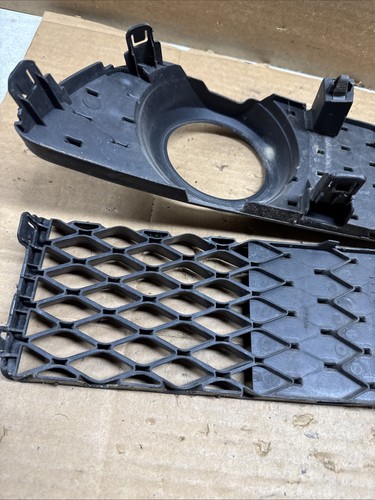 2005 - 2007 Infiniti M35 M45 Front Bumper Grille Right Side Fog Light Bezel Trim - Picture 8 of 13