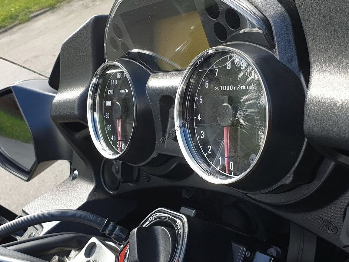 Foto 17 di 19