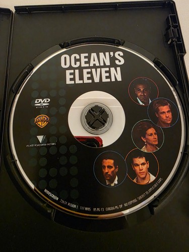 4 Film Favorites: Ocean's Collection (Ocean's 11 (1960), Ocean's Eleven (2001), - Picture 5 of 6
