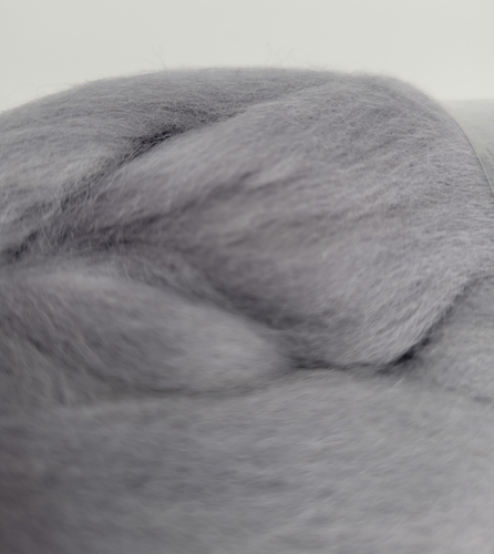 Ash Grey Wool Roving 4 oz Paradise Fibers 64 ct. Merino Top 23 Mikron Spinning - Bild 5 von 6