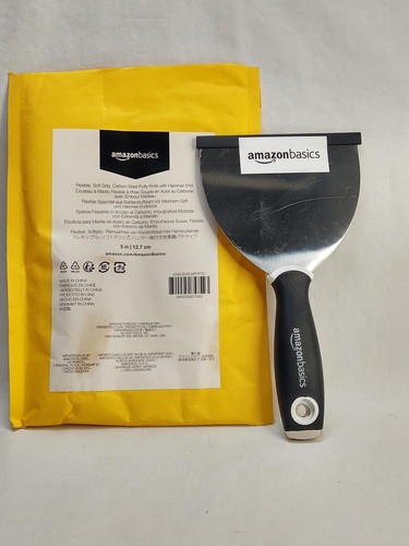 Amazon Basics Coltello da Stucco 5" Flessibile, Impugnatura Morbida, in Acciaio al Carbonio con Estremità a Martello - Foto 2 di 5