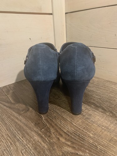 Botín Anne Klein para mujer 7,5 azul gamuza hebilla cremallera lateral tacón - Imagen 3 de 9