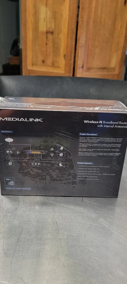 Medialink - Wireless N Broadband Router - 300 Mbps - 2.4GHz - 802.11n New In Box - Image 3 of 4