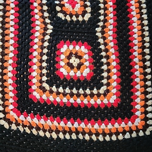 Granny square afghan blanket hand Knit black red Orange white brown 80x58" Grand - Picture 3 of 11