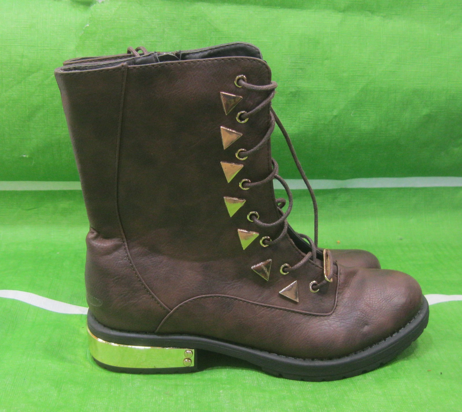 Brown gold Stud Lace Up 1.5 Low block Heel Round Toe Ankle Sexy Boot Size 7.5 Brown gold Stud Lace Up 1.5 Low block Heel Round Toe Ankle Sexy Boot Size 7.5
