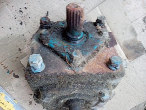 Ford 530 Square Baler Feed Fork Drive Gearbox - Picture 5 of 6