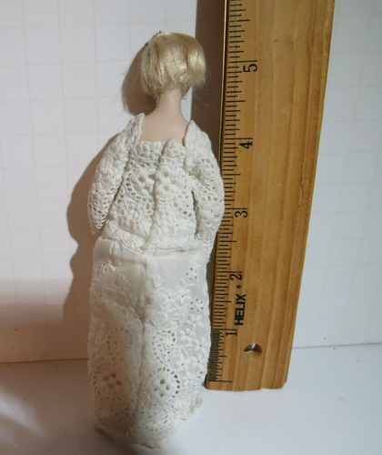 Muñeca casa de muñecas escala 1:12 hecha por artista ~ lindo pasador en su cabello HERMOSAMENTE HECHA - Imagen 5 de 5