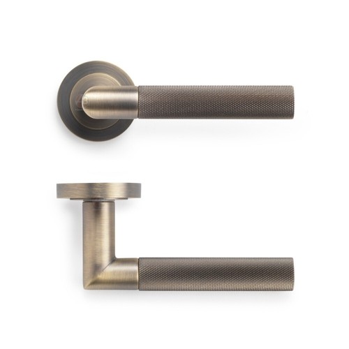 Antique Brass Knurled Lever on Rose Door Handle Pair Sprung Internal Quality - Picture 5 of 6