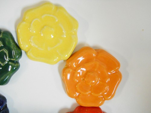 ROSETTE MOSAIKFLIESEN Handarbeit Keramik Kunst Handwerk Fliesen Regenbogenfarben 6er Set - Bild 2 von 6