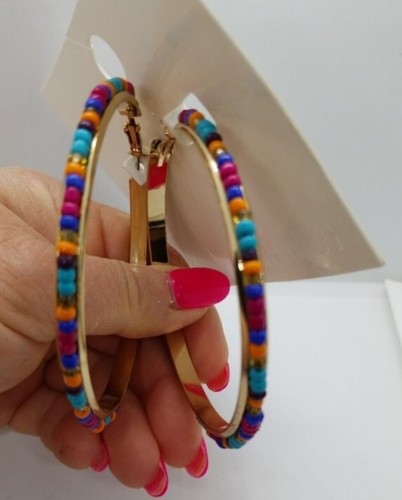 Orecchini a cerchio grandi oro con perline multicolore nuovi su carta! - Foto 4 di 6