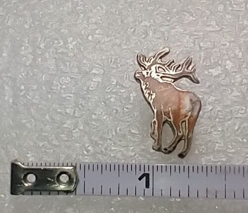 Estante con cuernos toro de pie alce solapa esmaltada sombrero prendedor animal salvaje deporte caza - Imagen 4 de 5