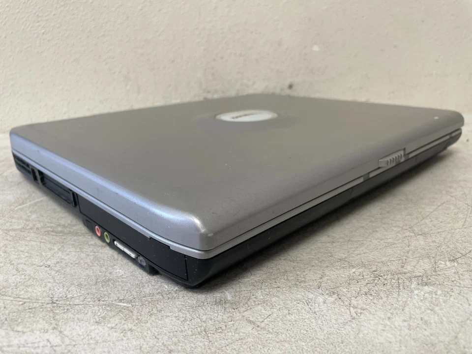 Compaq Presario 2100 15" Laptop AMD Athlon XP AS-IS - Image 2 of 4