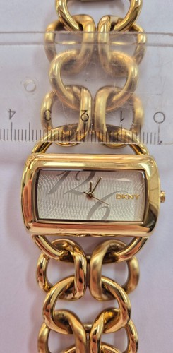 DKNY Damen Uhr Rechteckig NY-4366 Edelstahl vergoldet 3 ATM Quarz (Batterie Neu) - Picture 2 of 9