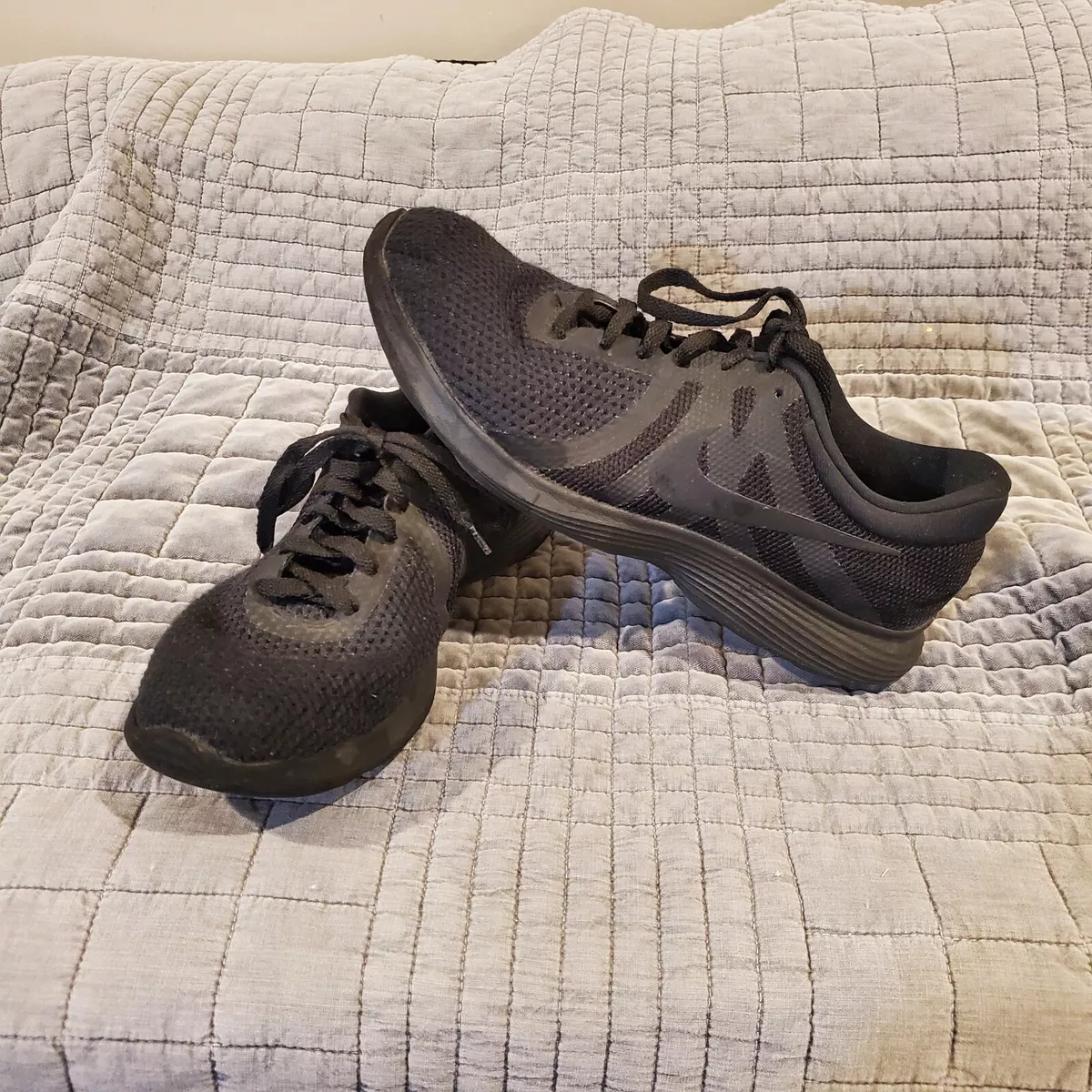 Men's nike revolution hotsell 4 running shoes