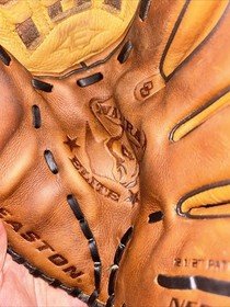 Guanto da baseball Easton NES 125 Natural Elite 12,5" per mano destra 