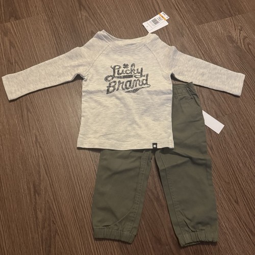 Lucky Brand Jungen 2-teiliges Set, Langarmshirt und Hose, Größe 12M, Neu mit Etikett - Bild 1 von 13