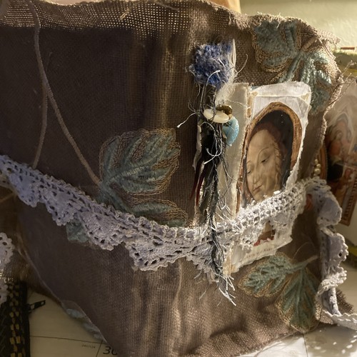 Junk Journal Canticle of Mary - Picture 2 of 14