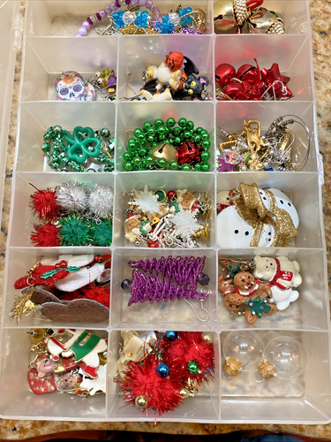 Costume Jewelry LOT Plus 4 Jewelry Boxes - Picture 7 of 14