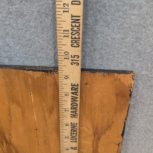 Pintura original roja y negra firmada por Moisés T Tico Bird sobre arte popular de madera rescatada - Imagen 8 de 8