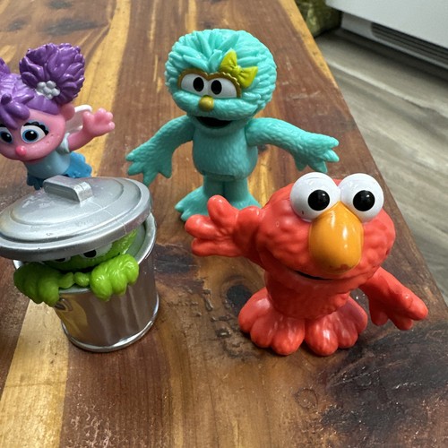 Menge 6 Sesamstraße Nachbarschaft Freunde Spielzeug Actionfiguren nur spielen 2”-3” - Bild 4 von 12