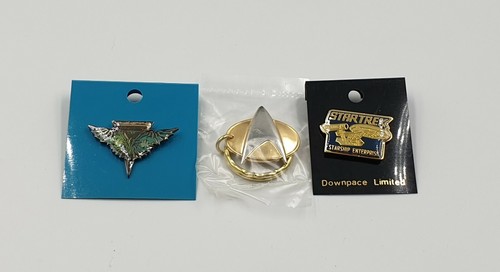 STAR TREK : STAR TREK VOYAGER & STAR TREK NEMESIS TRADING CARD SETS + PINS (CCB) - Picture 7 of 11