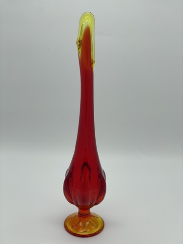 Vintage Viking Persimmon Amberina Six Petal Pedestal Swung Glass Vase 10” - Picture 4 of 5