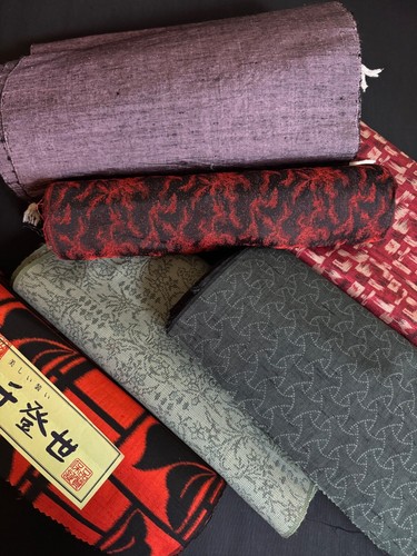 Vintage japanese kimono fabric full bolt, red black silver graphic pattern 12m - Picture 6 of 6