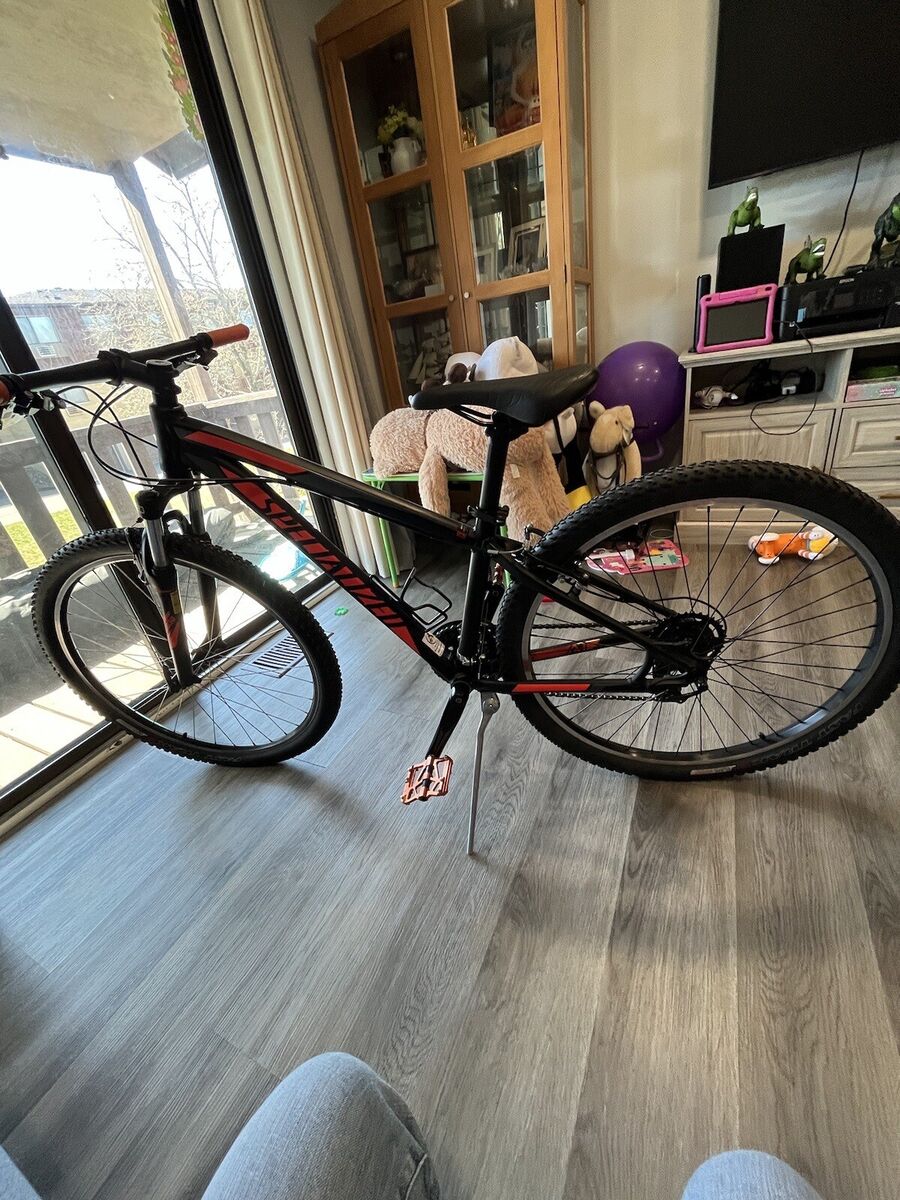 bicycle mountain bike used small Specialized Mountain Bike Hardrock 650b eBay