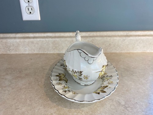 Myott White Ironstone Gravy Boat Set White w/Yellow Brown Leaves - Picture 4 of 10