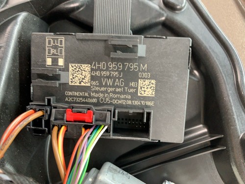 2011-2017 Volkswagen Touareg Rear Right Passenger Side Door Assembly OEM - Picture 19 of 24