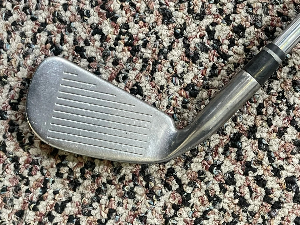 Empuñadura Lynx Tour Desing 18° 2 Iron Dynamic Gold R3000 varilla flexible regular Tour Foto 2 de 4