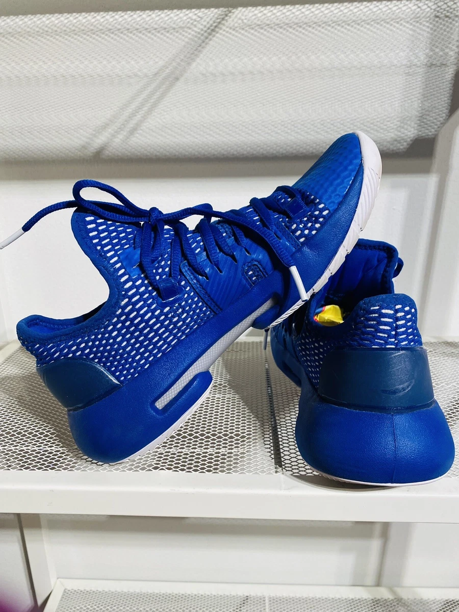 Size 5.5 basketball best sale shoes