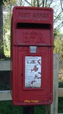 Photo 6x4 Close up, Elizabeth II postbox, Oldberrow Postbox No. B95 102. c2017