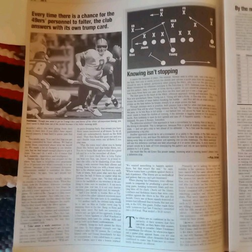 Sporting News, Barry Sanders Lot. 12-4-95, With Special Football Issue. - Picture 4 of 5