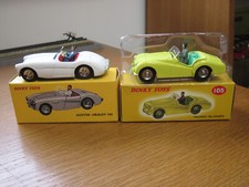 DINKY TOYS ATLAS 105 & 546 2 CABRIOLETS AUSTIN HEALEY & TRIUMPH TR3