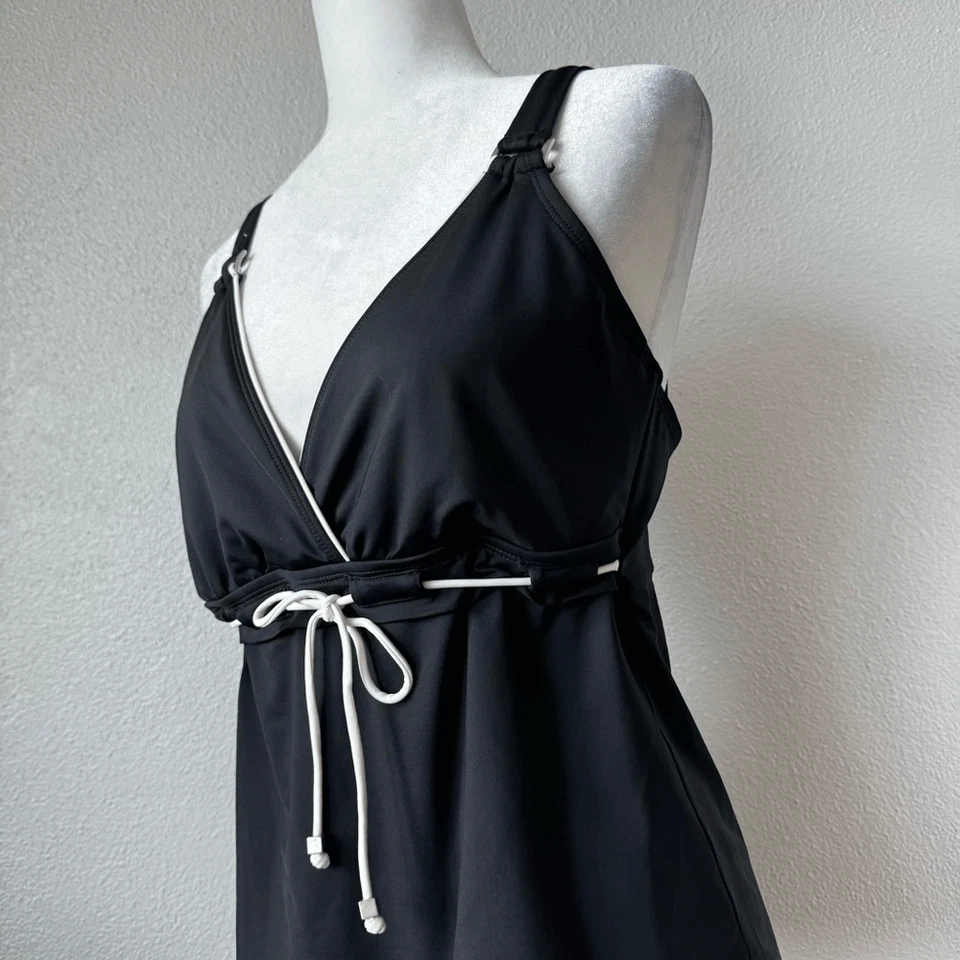 Tankini Jag Negro Borde Blanco Correas Ajustables Natación Talla 38D / 38D Foto 4 de 4